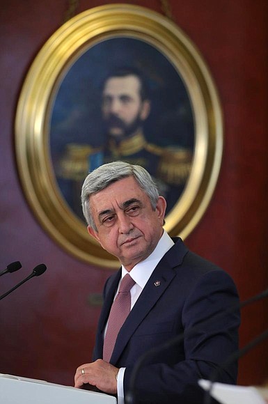 Premere dichiarazioni seguenti colloqui russo-armeno.  Presidente dell'Armenia Serzh Sargsyan.