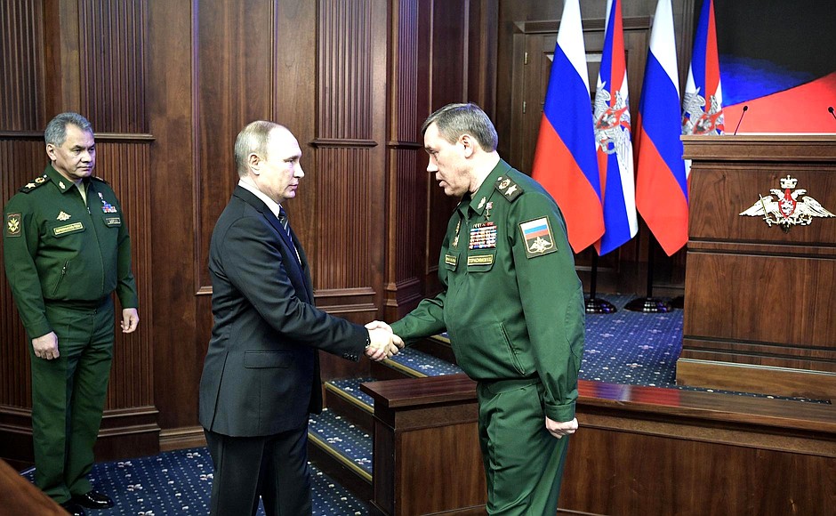With Chief of the General Staff of Russia’s Armed Forces Valery Gerasimov before the expanded meeting of the Defence Ministry Board.