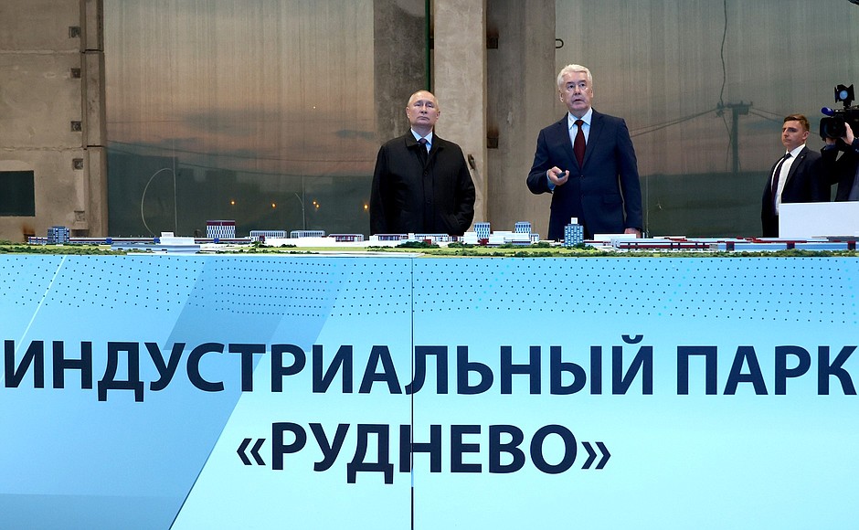 Visiting the Rudnyovo Industrial Park. With Moscow Mayor Sergei Sobyanin.
