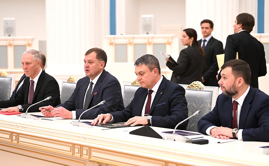 Before a meeting on the socioeconomic development of the new Russian regions. From left: Governor of the Kherson Region Vladimir Saldo, Governor of the Zaporozhye Region Yevgeny Balitsky, Head of the Lugansk People’s Republic Leonid Pasechnik and Head of the Donetsk People’s Republic Denis Pushilin.