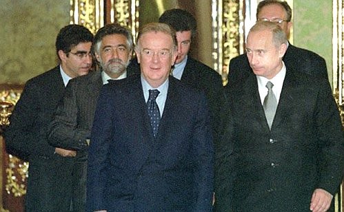 С Президентом Португалии Жоржи Сампайю перед началом переговоров в расширенном составе.