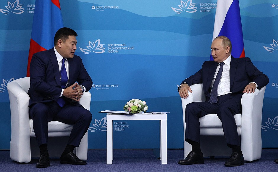 С Премьер-министром Монголии Лувсаннамсрайн Оюун-Эрдэнэ.