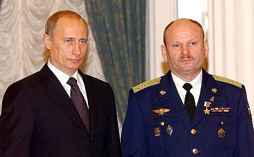 The state award presentation ceremony. With Hero of Russia Colonel Vyacheslav Petrusha.