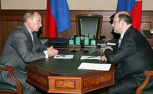 С руководителем фракции «Справедливая Россия – Родина» в Госдуме Александром Бабаковым.