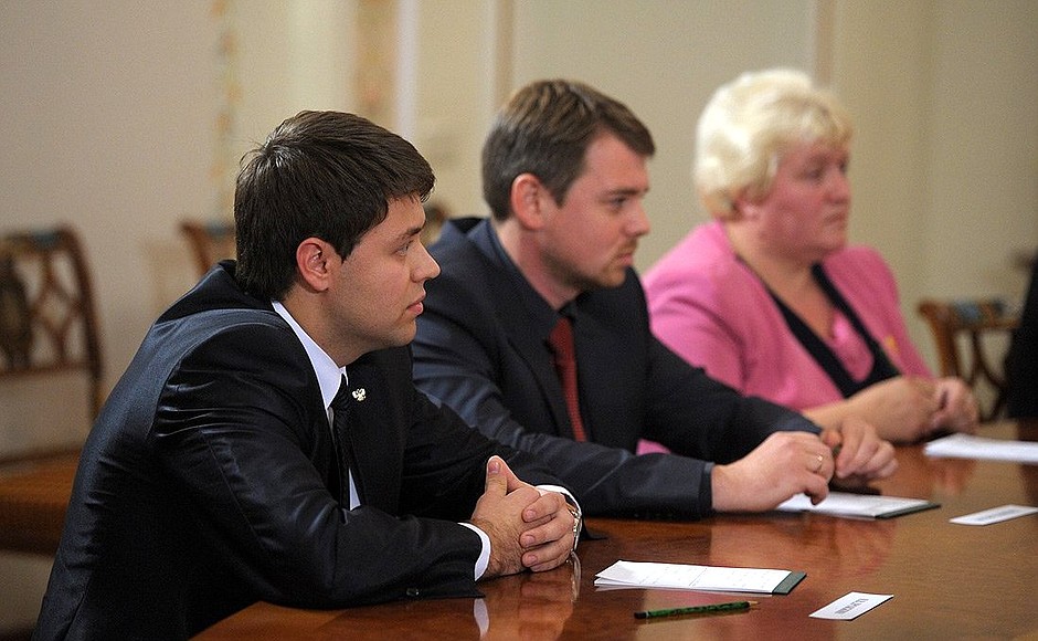 На встрече с исполняющим обязанности губернатора Рязанской области Олегом Ковалёвым и жителями региона.