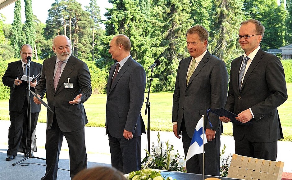 Presidents of Russia and Finland witnessed the signing of several documents.