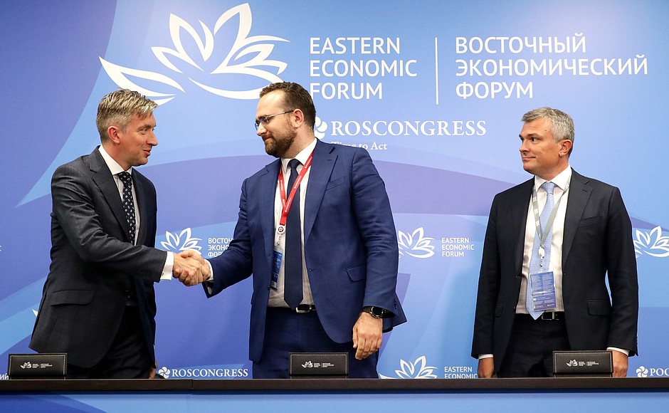 Far East Development Corporation Director General Igor Nosov, General Director of Management Company Fish Corporation Alexander Krutikov, and Deputy Chairman of VEB.RF State Corporation Artyom Dovlatov (from left) signed an Agreement on the Investment Project for Comprehensive Fishing Logistics Development in Russia.