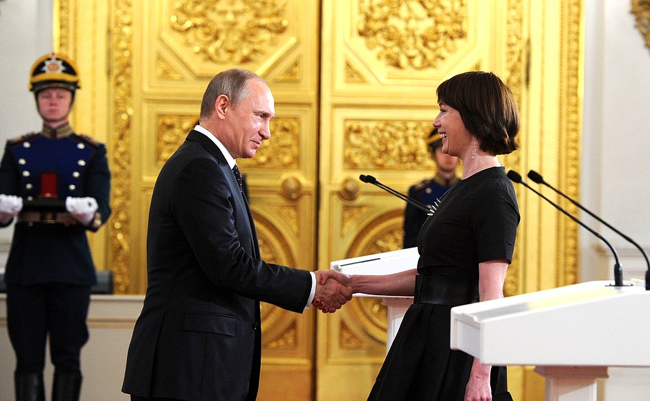 The 2014 Russian Federation National Award for literature and the arts was presented to Chulpan Khamatova.
