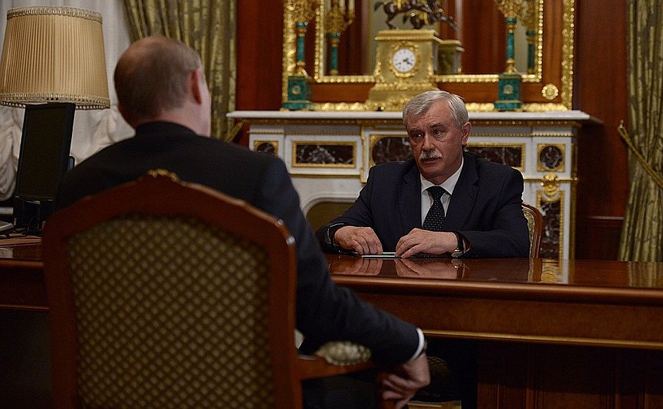 В ходе встречи с губернатором Санкт-Петербурга Георгием Полтавченко.