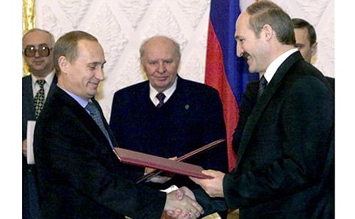 С Президентом Белоруссии Александром Лукашенко во время подписания совместных документов по итогам заседания Высшего Государственного Совета Союзного государства России и Белоруссии.