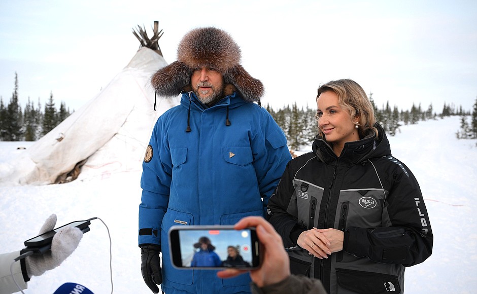 Presidential Commissioner for Children’s Rights Maria Lvova-Belova on a working trip to Nenets Autonomous Area. With Governor Yury Bezdudny.