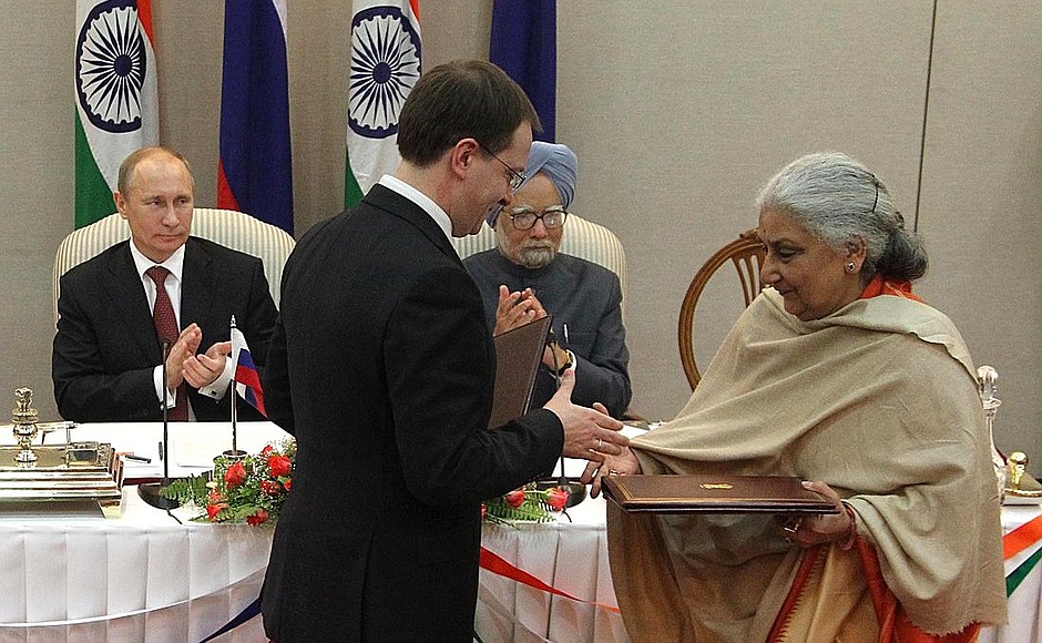 The ceremony of signing Russian-Indian agreements.