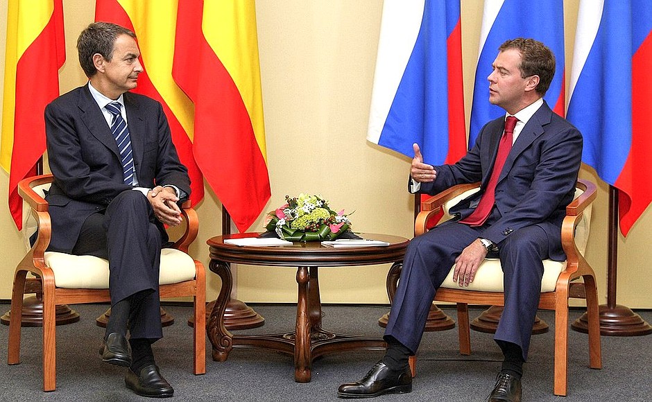 С Премьер-министром Испании Хосе Луисом Родригесом Сапатеро.