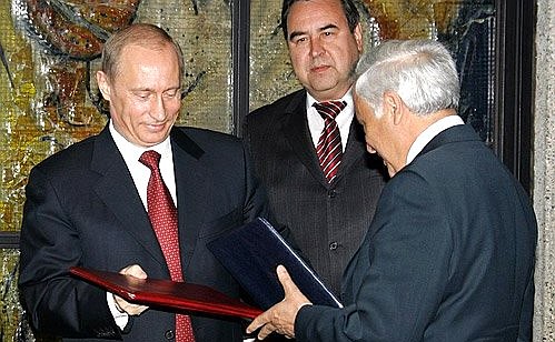 Signing of the joint Russian-Israeli declaration.