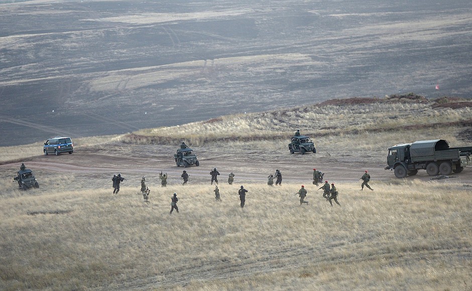 The Tsentr-2015 strategic headquarters military exercises.