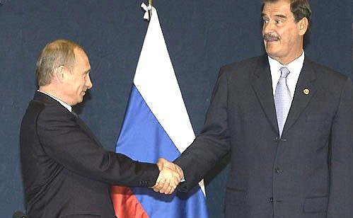 Meeting between Russian President Vladimir Putin and Mexican President Vicente Fox.