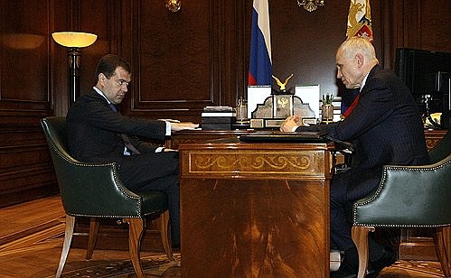 С полномочным представителем Президента в Приволжском федеральном округе Григорием Рапотой.
