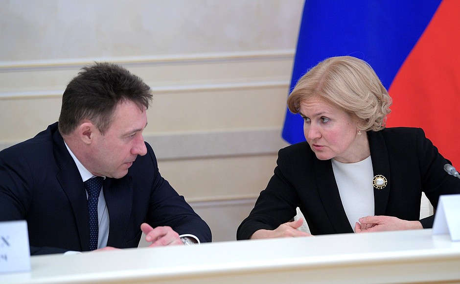 Before the meeting on developing the secondary vocational education system. Presidential Plenipotentiary Envoy to the Urals Federal District Igor Kholmanskikh and Deputy Prime Minister Olga Golodets.