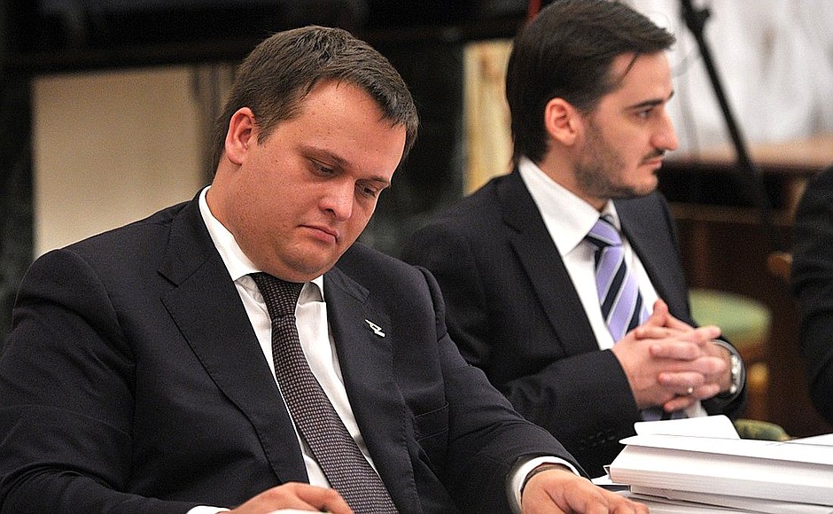 General Director of the Agency for Strategic Initiatives Andrei Nikitin (left) and Deputy Energy Minister Mikhail Kurbatov at a meeting of the Agency for Strategic Initiatives Supervisory Board.