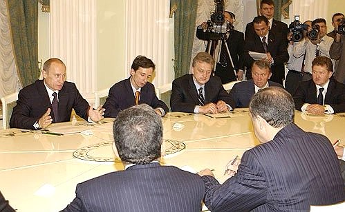 Russian-Turkish talks in enlarged format.