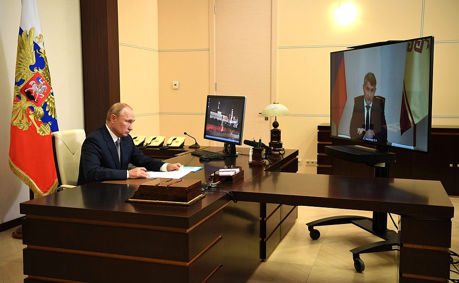 Рабочая встреча с временно исполняющим обязанности главы Чувашской Республики Олегом Николаевым (в режиме видеоконференции).