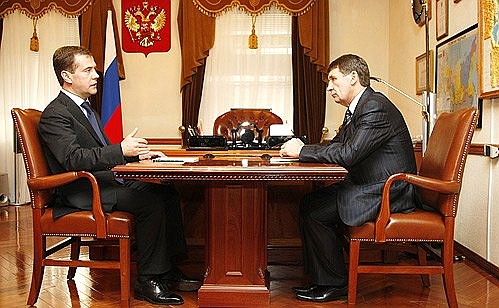 С губернатором Магаданской области Николаем Дудовым.