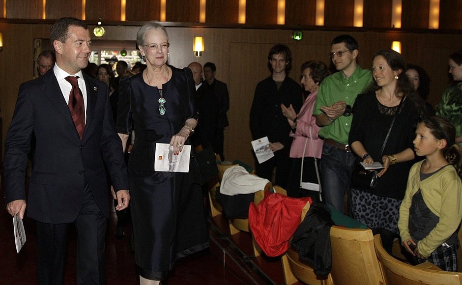С Королевой Маргрете II в концертом зале «Тиволи».