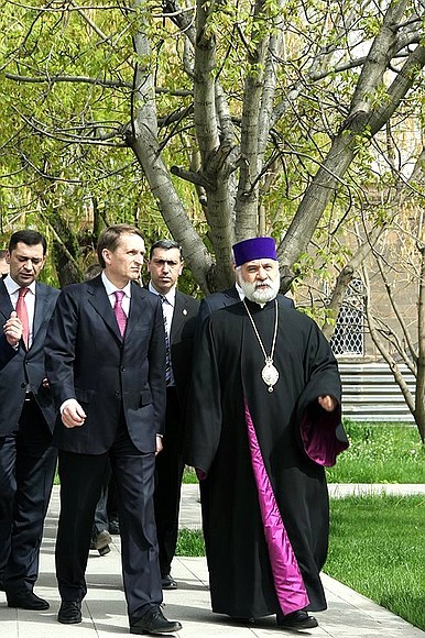 С Верховным Патриархом и Католикосом всех армян Гарегином II.