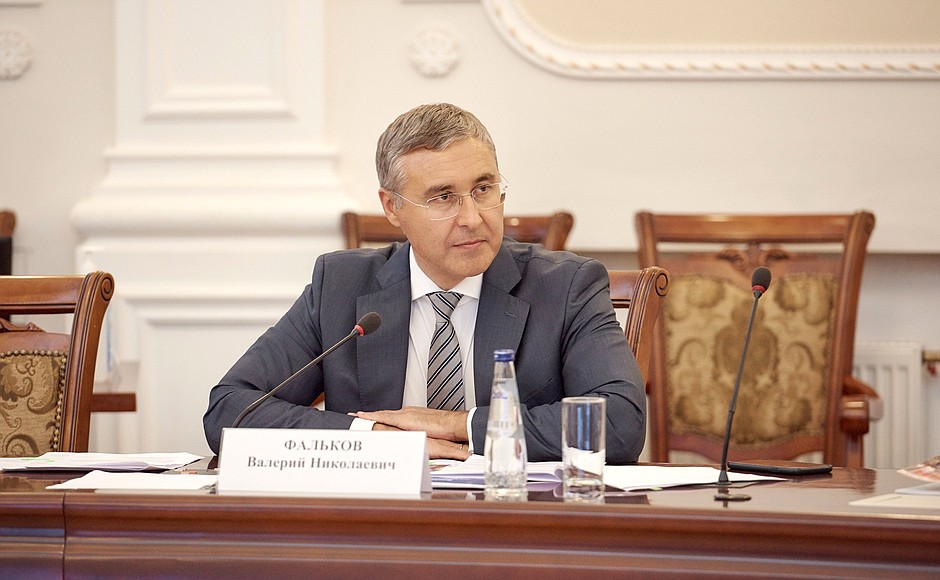 Minister of Science and Higher Education Valery Falkov at a meeting of the standing commission of the Presidential Council for Cossack Affairs on research activities.