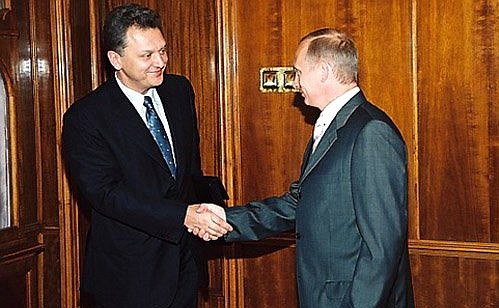 С заместителем Председателя Правительства Виктором Христенко.
