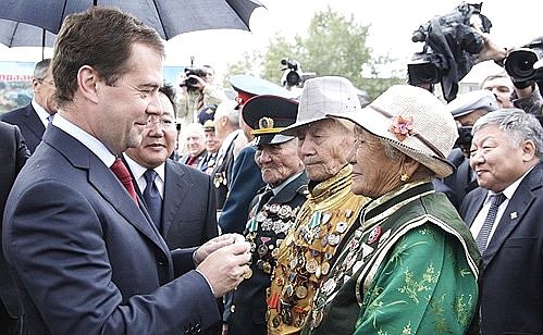 Dmitry Medvedev presented Russian state awards to Mongolian veterans of the Battle of Khalkhin Gol.