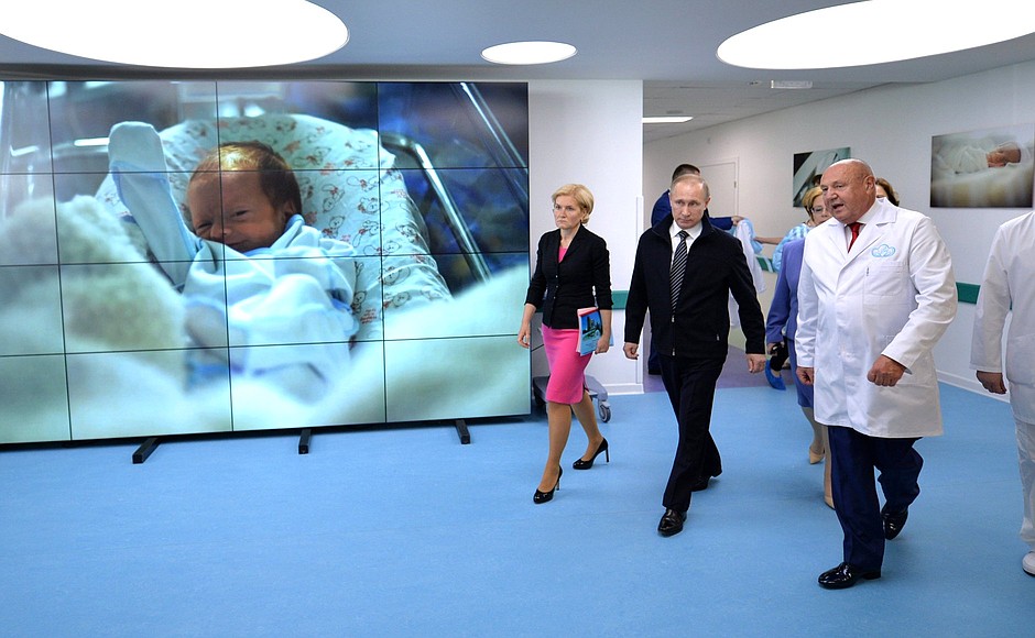 With Deputy Prime Minister Olga Golodets and Director of the Academician Kulakov Federal Research Centre for Obstetrics, Gynaecology and Perinatology Gennady Sukhikh during a visit to the centre.