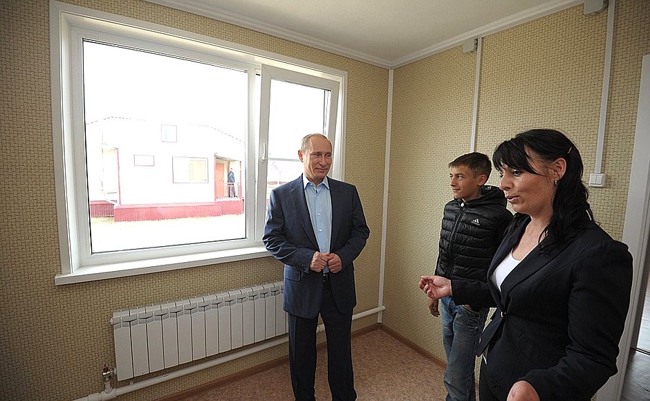 В одном из новых домов для жителей Амурской области, пострадавших от наводнения.