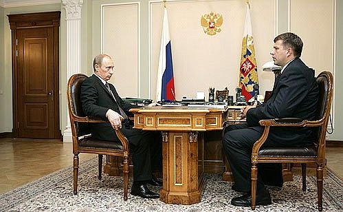 С полномочным представителем Президента в Приволжском федеральном округе Александром Коноваловым.