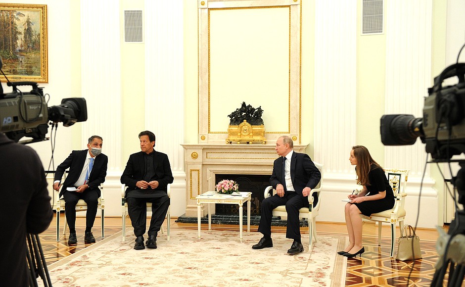 С Премьер-министром Пакистана Имран-Ханом.