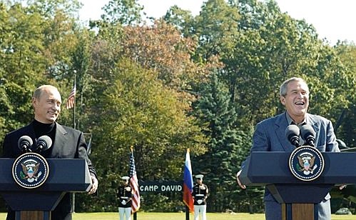 President Putin with US President George W. Bush at a joint press conference.