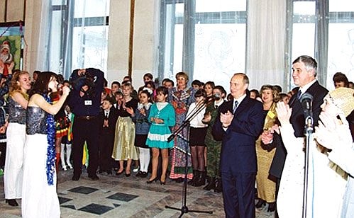 A celebration of the New Year for orphans at the Vladimir City House of Creative Works.