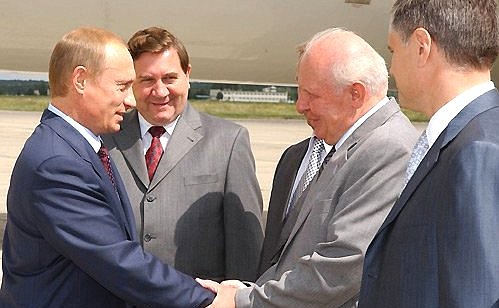 President Putin with Yegor Stroyev, Governor of the Oryol Region, and Alexander Mikhailov Governor of the Kursk Region.