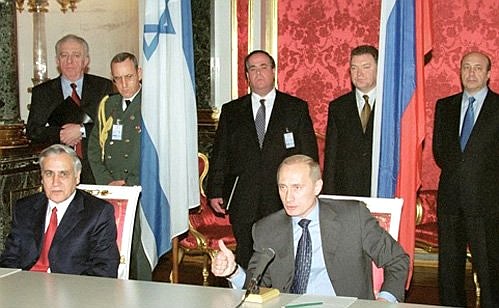 President Putin with Israeli President Moshe Katsav at a joint news conference after the Russian-Israeli talks.
