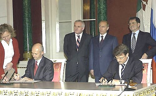 Signing of the Protocol on the Completion of Bilateral Negotiations on Russia\'s Accession to the World Trade Organisation.