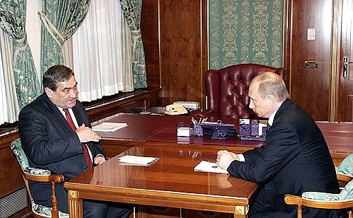 С главой Республики Саха (Якутия) Вячеславом Штыровым.