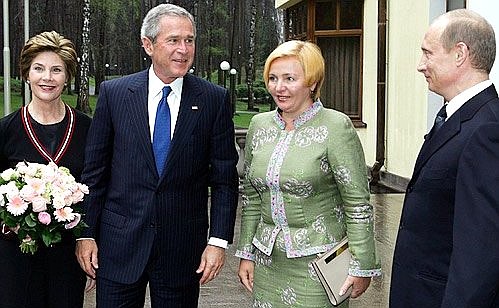 Arrival of US President George W.Bush with his spouse Laura.