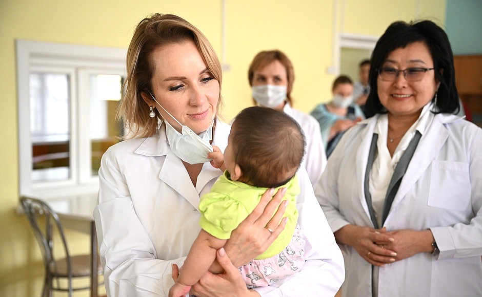 Уполномоченный по правам ребенка Мария Львова-Белова посетила Республику Бурятия.