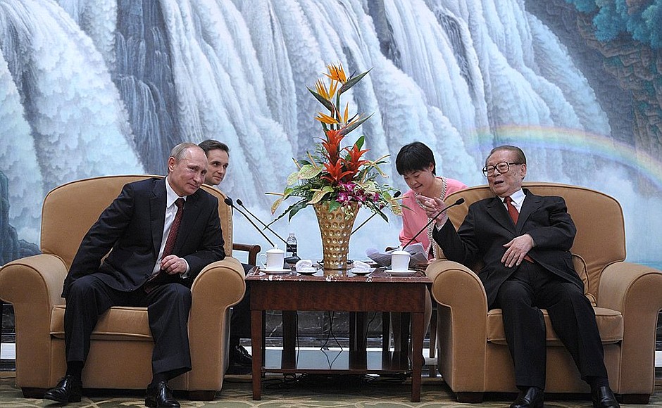С бывшим председателем Китайской Народной Республики Цзян Цзэминем.