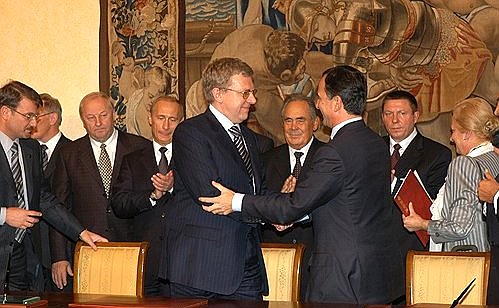 Russian Deputy Prime Minister and Finance Minister Alexei Kudrin, left centre, and Italian Foreign Minister Franco Frattini after signing Russian-Italian intergovernmental documents.