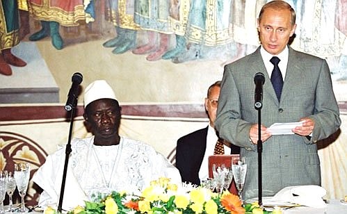 President Putin at the official breakfast in honour of Guinea\'s President Lansana Conte.