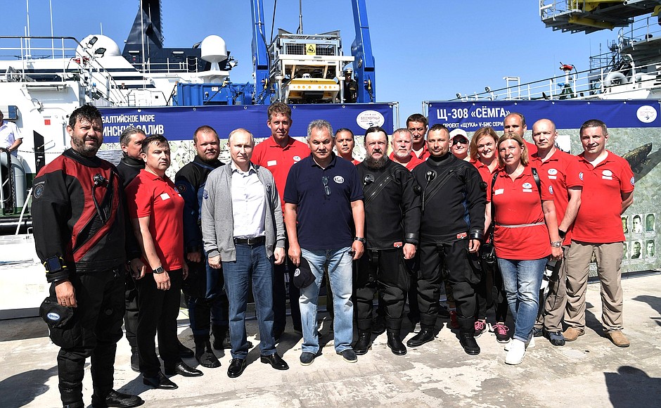 With participants of the expedition to a submarine that was lost in the Great Patriotic War.