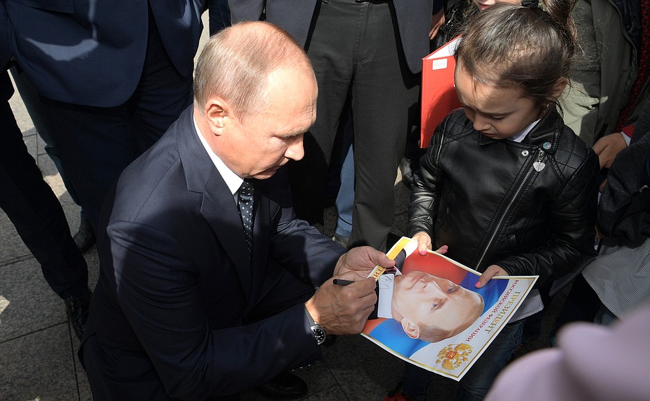 Vladimir Putin visited Lenin Street which has been reconstructed and spoke to local residents.