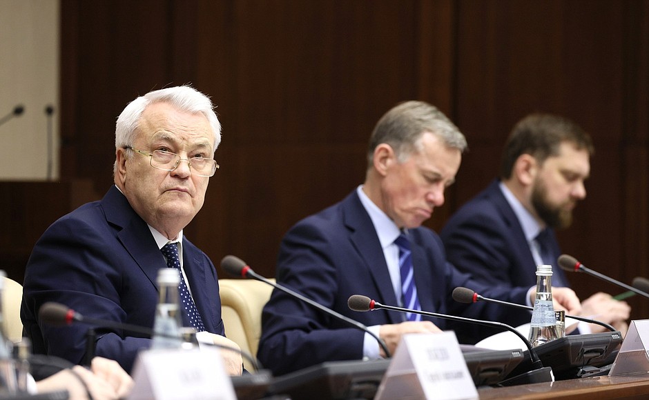 Под председательством помощника Президента Дмитрия Миронова состоялось заседание Совета по делам казачества.