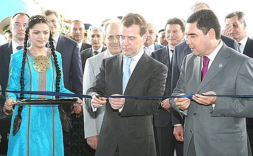 С Президентом Туркменистана Гурбангулы Бердымухамедовым на церемонии открытия учебно-сервисного центра «КамАЗ».